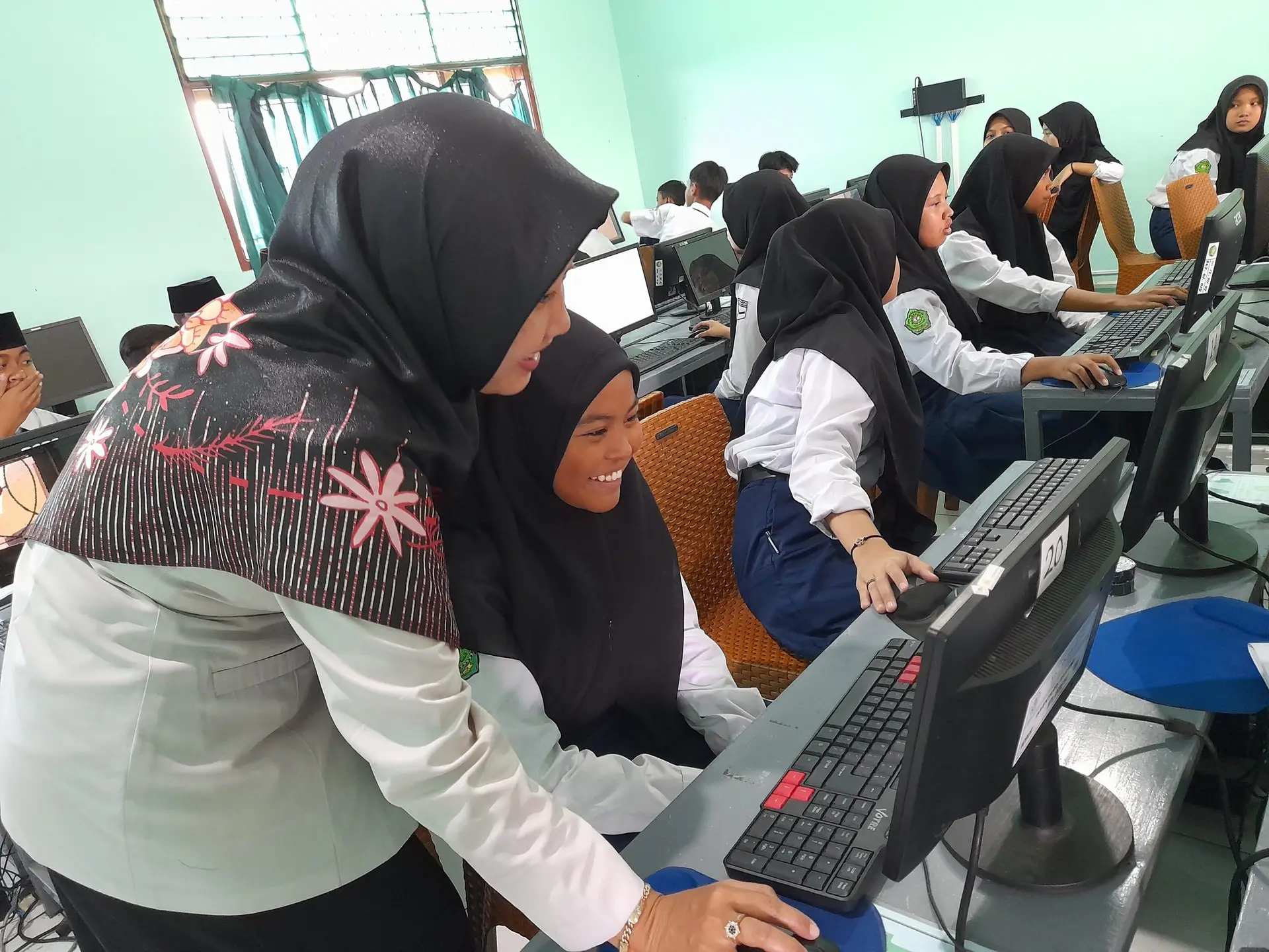 Ekstra-Komputer-scaled